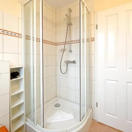 Blau-weiss Goethestrasse 1 4 *